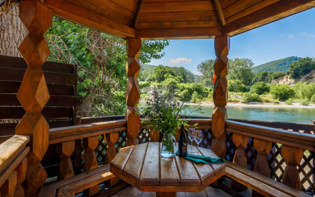 Гостевой дом Терем у реки