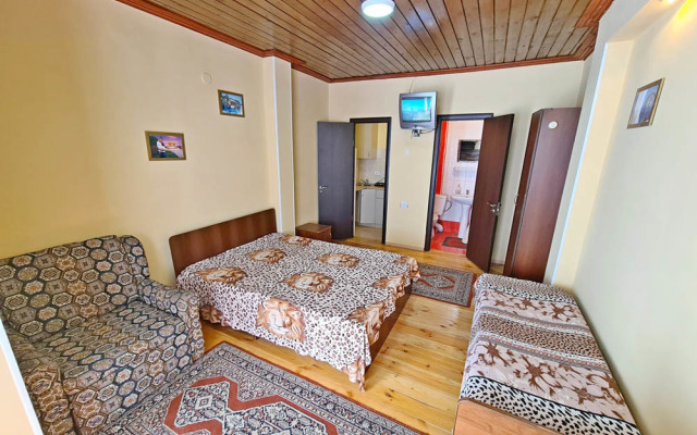 Квартира Студия Номера на Пляже 150/2 (с кухней)