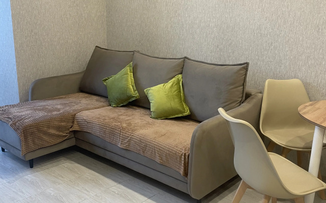 Квартира Просторная на Курсантов Кировцев