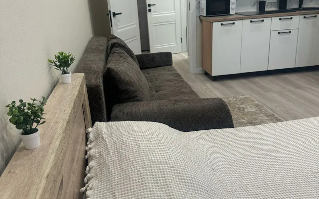 Studiya Chetyrekhmestnaya V Zhk Letniy Flat