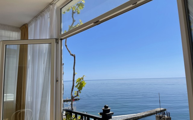 Elling Selena Guest House
