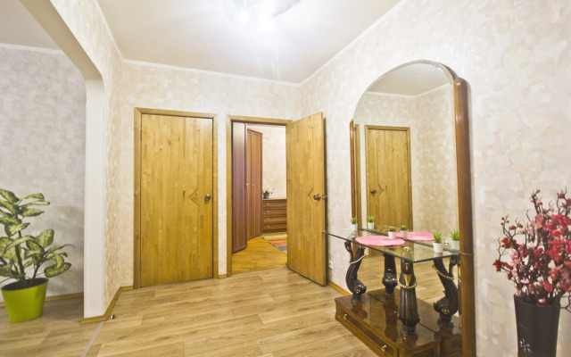 Uyutnaya Trekhkomnatnaya Vozle Metro Proletarskaya Flat