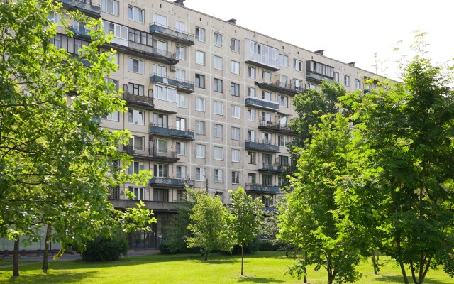 1912 U Metro Novocherkasskaya Apartment