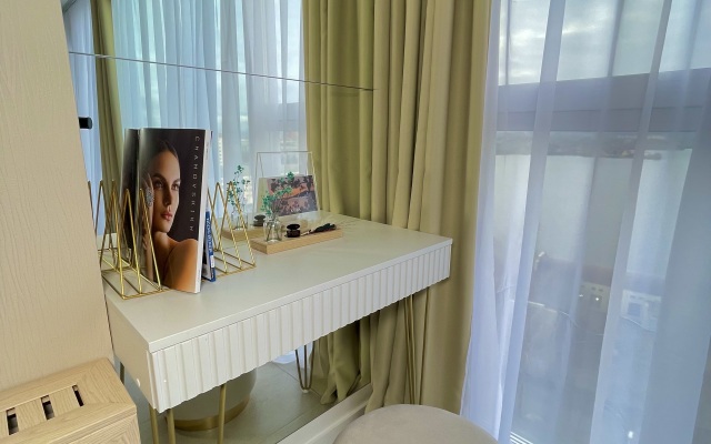 Vyshe Vsekh Flat