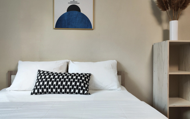 Panda Home v ZhK Evropeyskiy dlya bolshoy semi Apartments