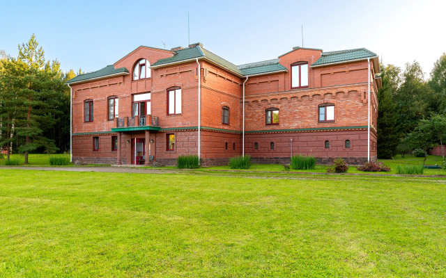 Частный дом в Гатчине с Бассейном и Сауной