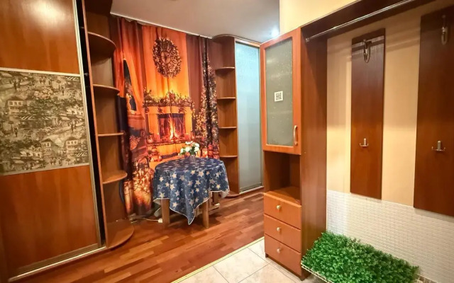 3 Komnatnaya Flat