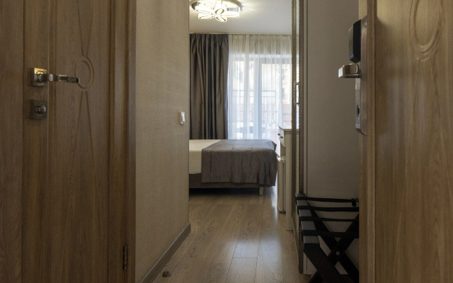 Dvukhmestnye  S Vidom Na Aerariy Apartments