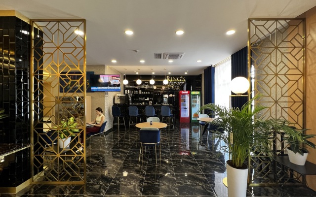 King Plaza Hotel