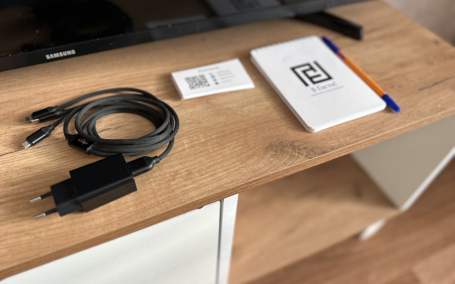 Апартаменты В Гости! на Строителей 90б (студия на 2 этаже)