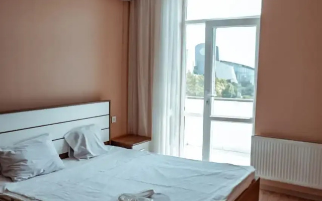 F1 View in Boulevard 1 Apartments