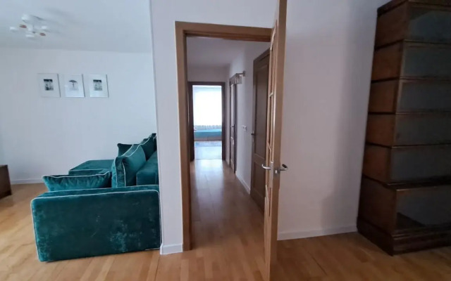 Na Chernitsynskom Proyezde, 8s1 Flat