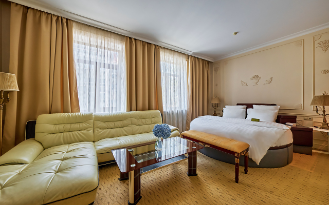Golden Rooms Hotel