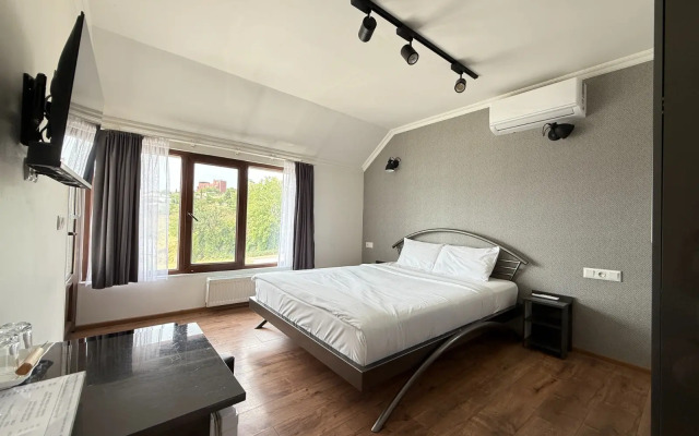 Aphra at Tbilisi Sea Hotel