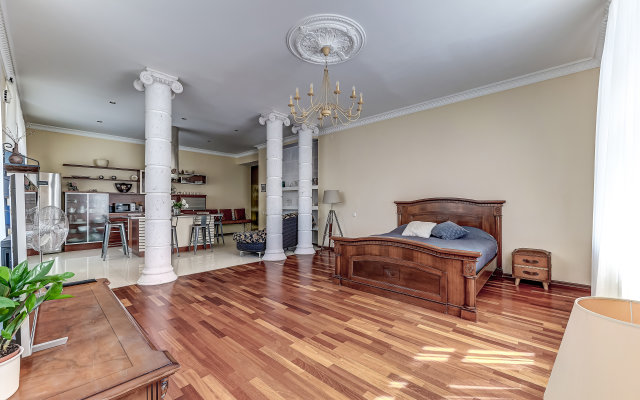 Solnechnaya Studiya S Kruglim Balkonom Apartments