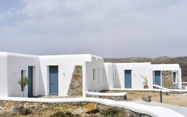 Thronos Suites Hotel