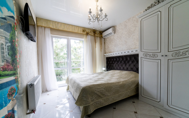 Uyut Hotel