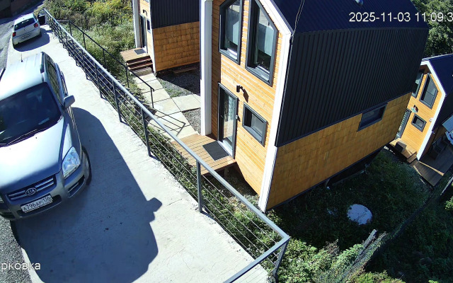 Частный дом у леса