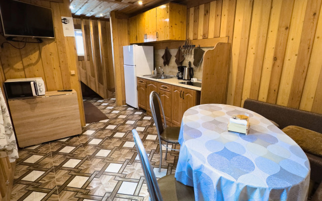 U Pestrogo Zaliva Guest House
