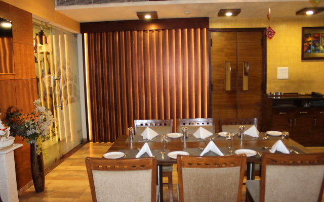 The Golden Apple Hotel