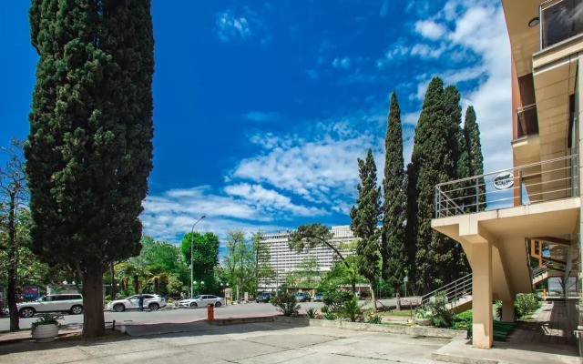 Na Chernomorskoy 6 55 Flat