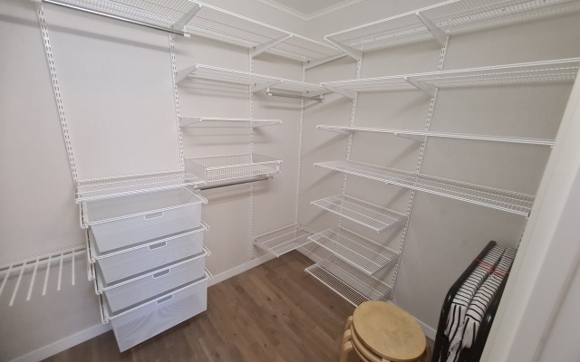 Апартаменты Шведская Крона трехкомнатные у Удельного Парка