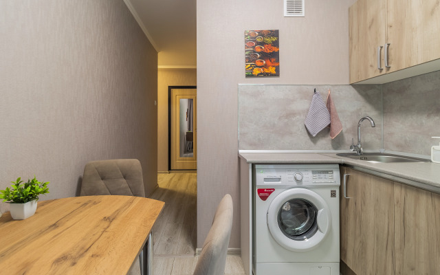 Na Ulitse Nadezhdy Suslovoy, 13 Flat