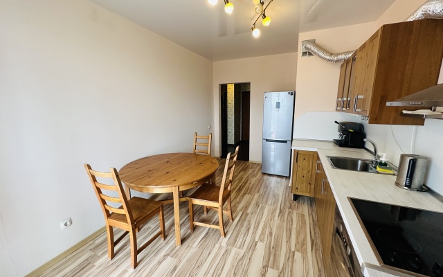 V tentre goroda Flat