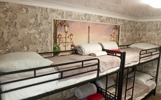 Na Krasnoy Armii 136/12 Apartments