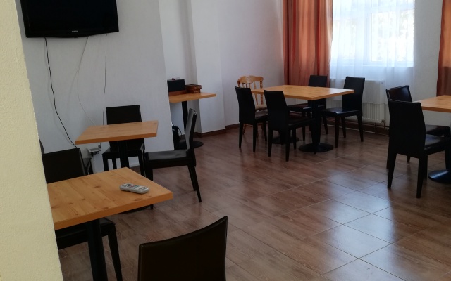 Valcea Hostel