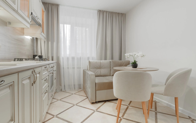 Magiya Sveta V Tsentre Rostova Flat