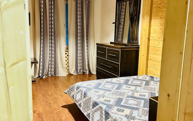 Na Alanskoy, 25 "indeyskaya" Flat