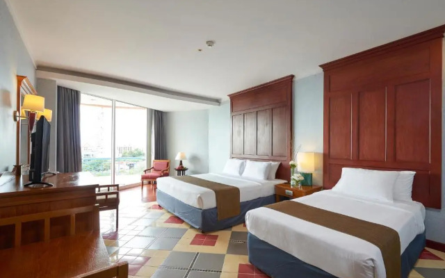 Long Beach Garden Hotel & Pavilions