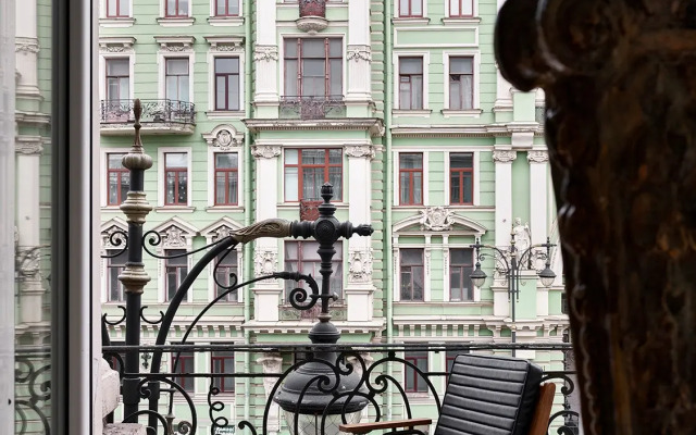 Квартира дизайнерская двухуровневая в центре Петербурга