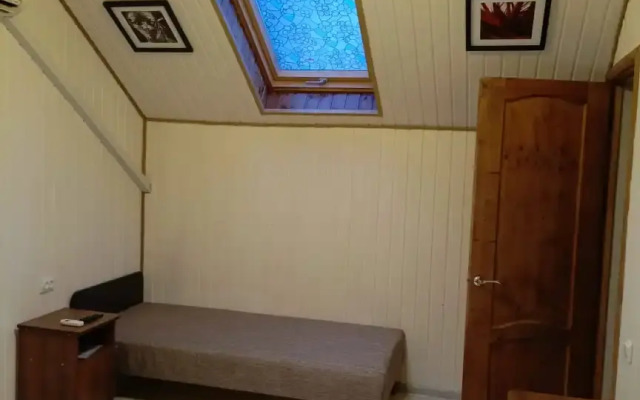 Uyut Guest House