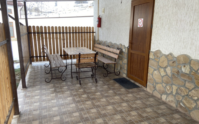 Частный дом с видом на горы