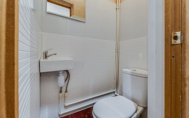 Prostornaya U Naberezhnoy Nevy Flat