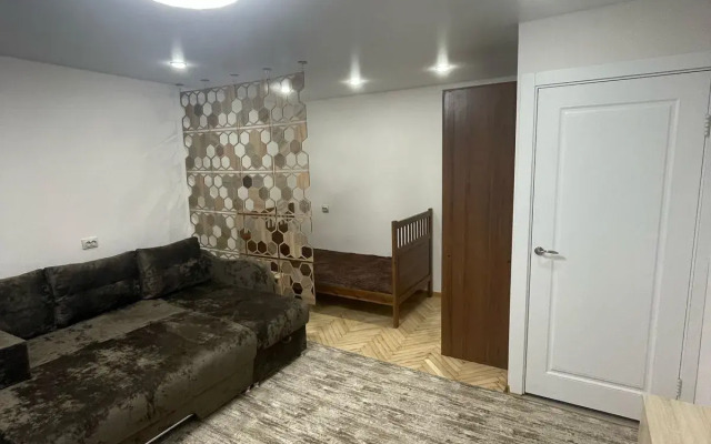 V Tihom Rajone Flat