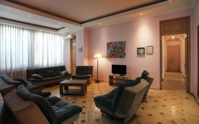 Davids Apartments