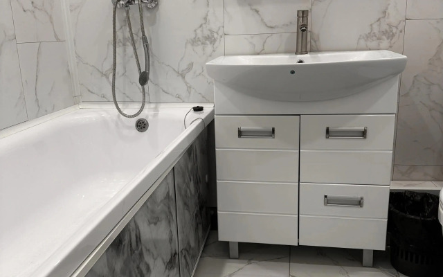 Komarova 40 Flat