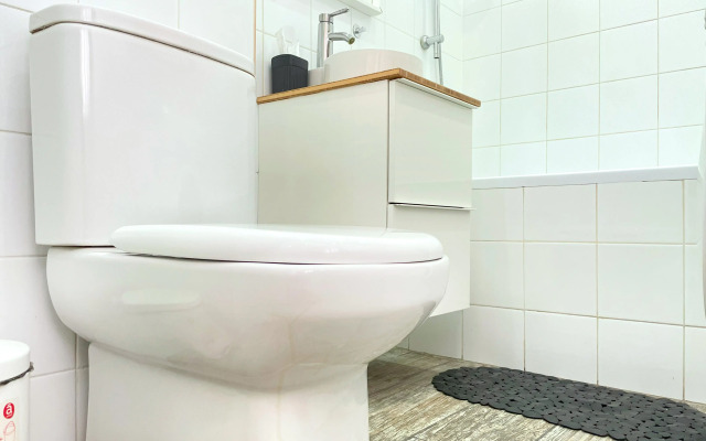Prostornye u metro Tsska Apartments
