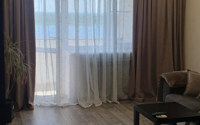 Ryadom S Plyazhem Flat