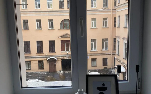 Uyutnaya studiya v tsentre Flat