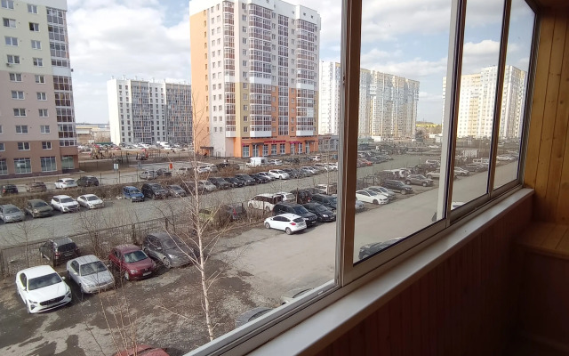 1-k kvartira ryadom s aeroportom Flat