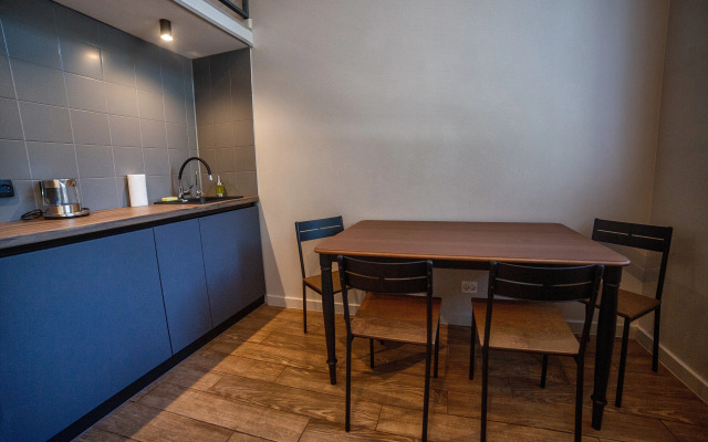 Sovremennaya studiya v tsentre goroda Flat