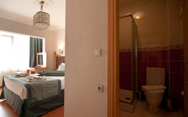 Blue Tuana Hotel