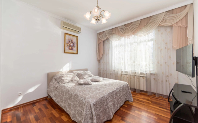 V Samom Tsentre Sochi Private House