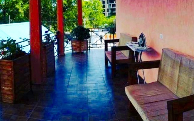 Dinastiya Guest House