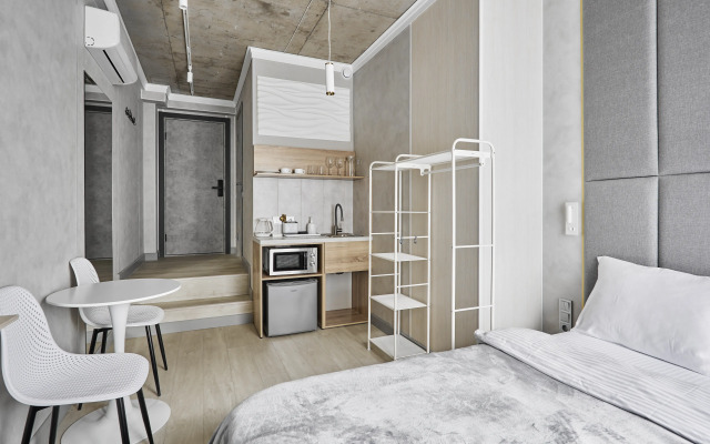 Kumo Hotel