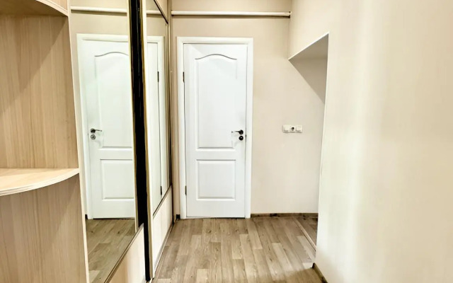 Okolo Metro Flat